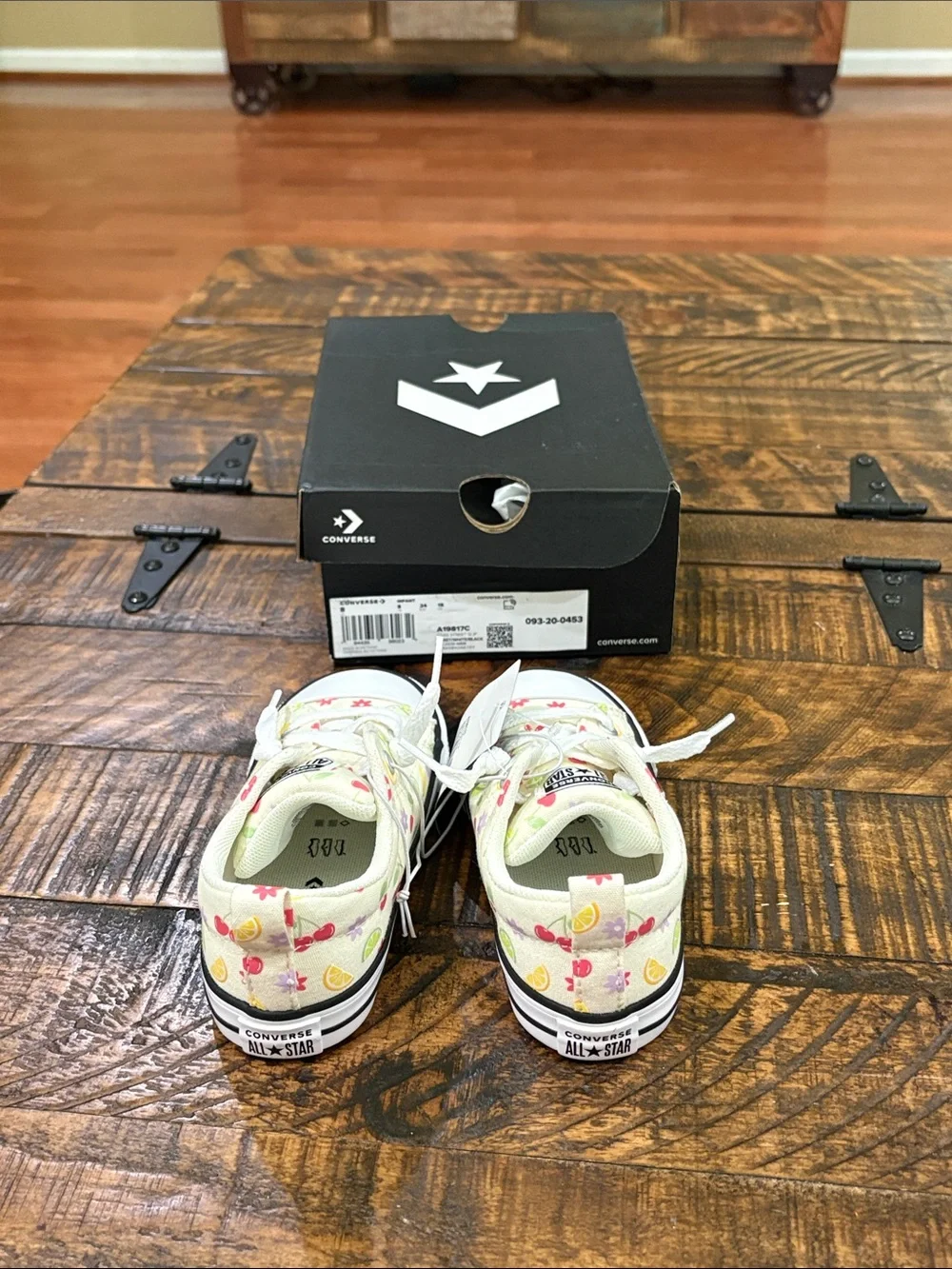 Converse cute cream